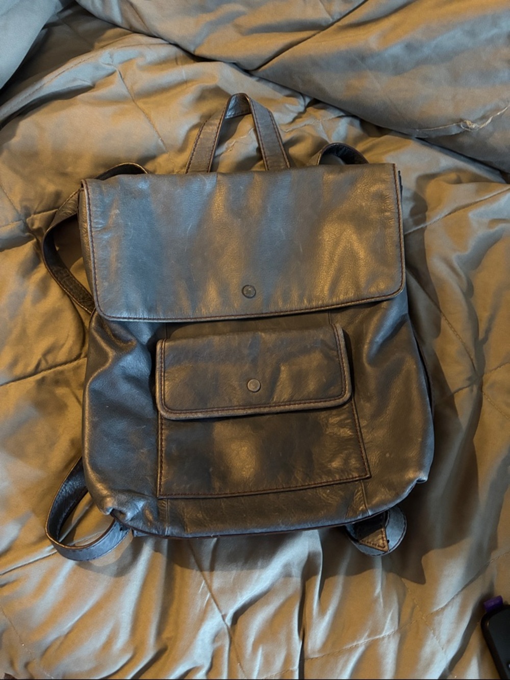 RARE Y2K Fossil Leather Backpack – Light Grey/Blue